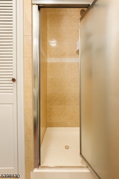 Clifton City, New Jersey, 07013, United States, 2 Bedrooms Bedrooms, ,2 BathroomsBathrooms,Residential,For Sale,1995655