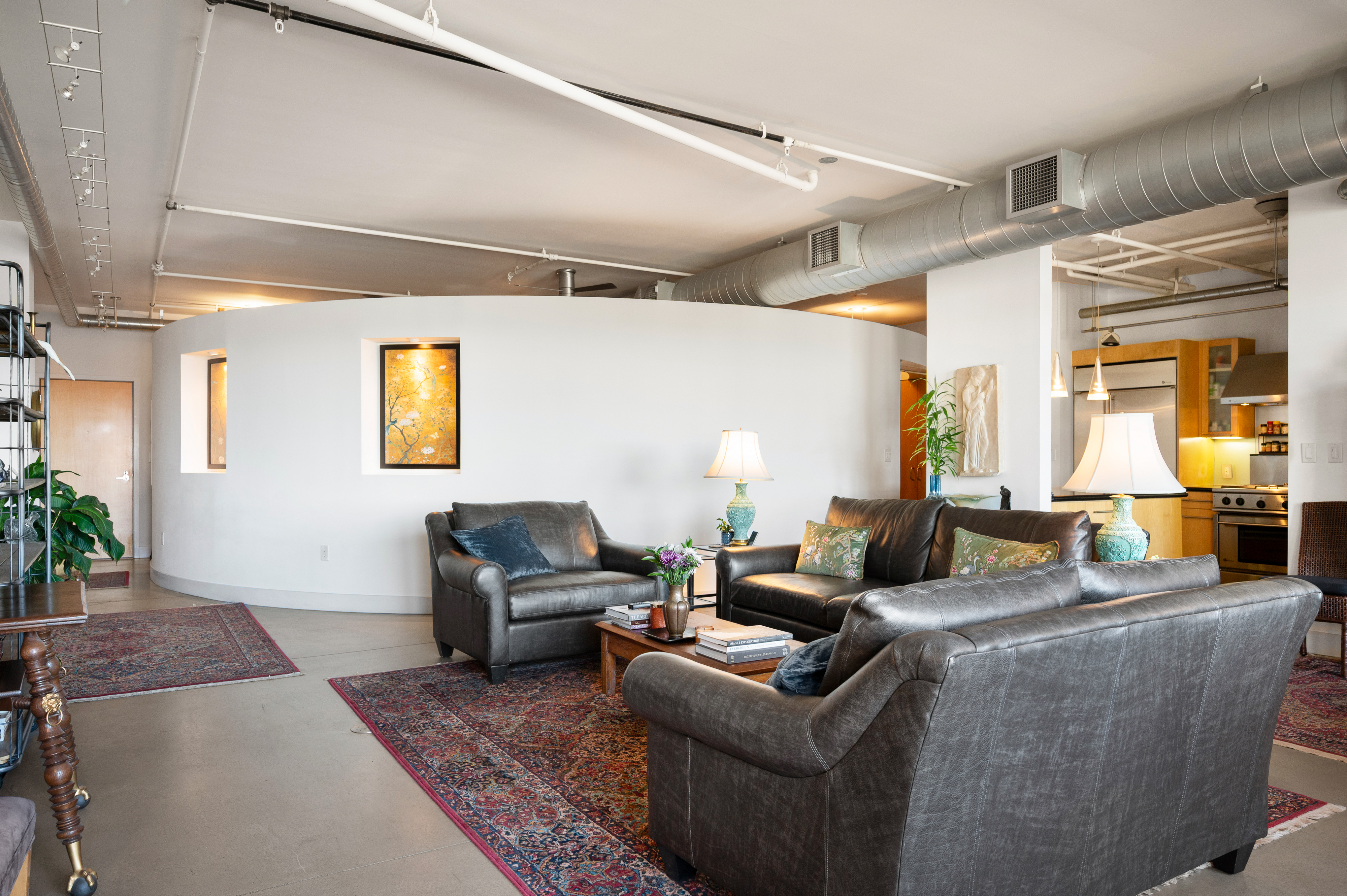  Architectural Gem at Promenade Lofts - 物件實景