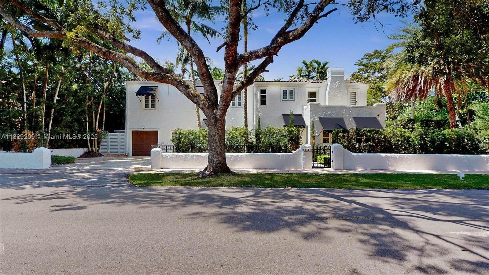 Coral Gables, Florida, 33134, United States, 4 Bedrooms Bedrooms, ,3 BathroomsBathrooms,Residential,For Sale,1976350