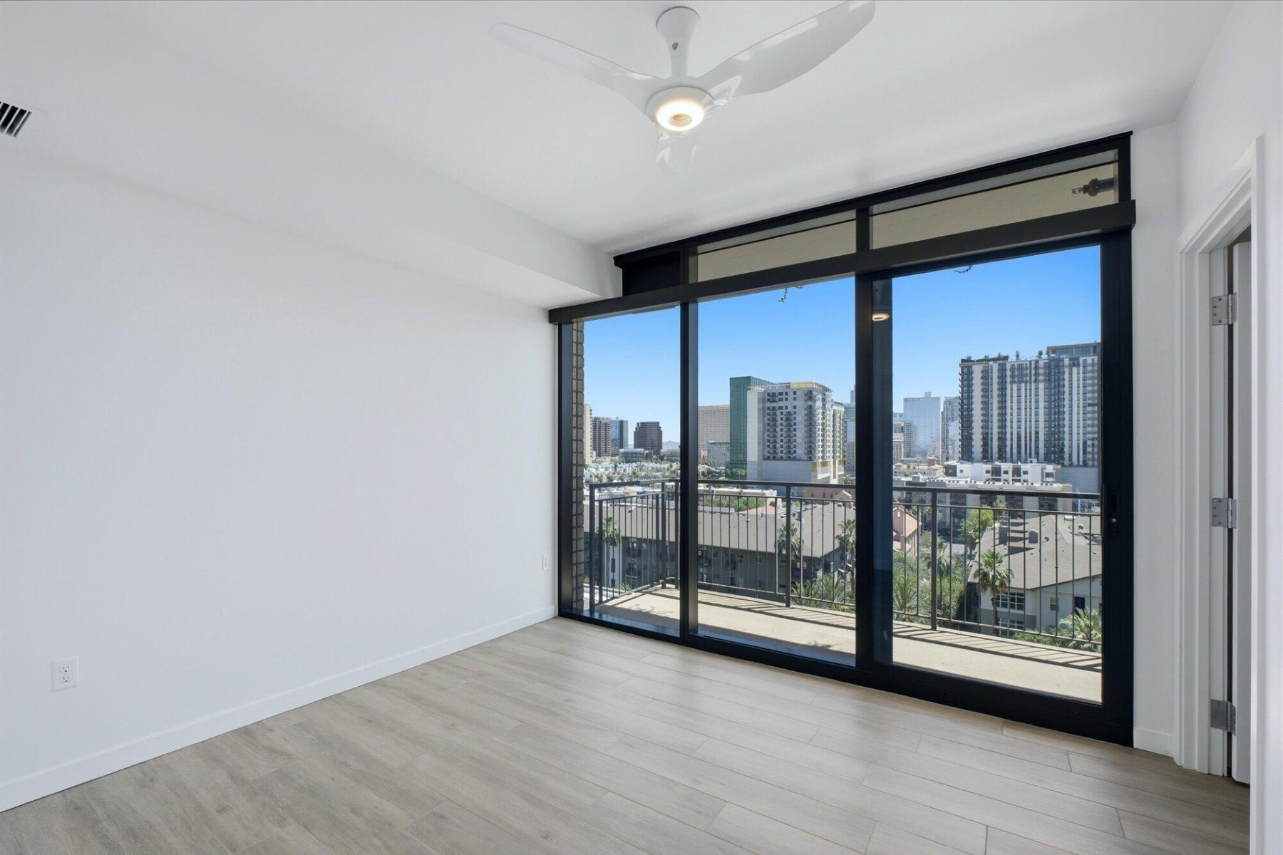  200 W Portland Street  Phoenix, AZ - 物件實景