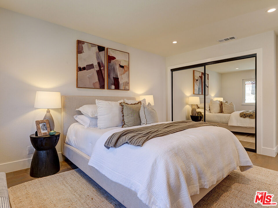 Huntington Beach, California, 92649, United States, 3 Bedrooms Bedrooms, ,2 BathroomsBathrooms,Residential,For Sale,2003446