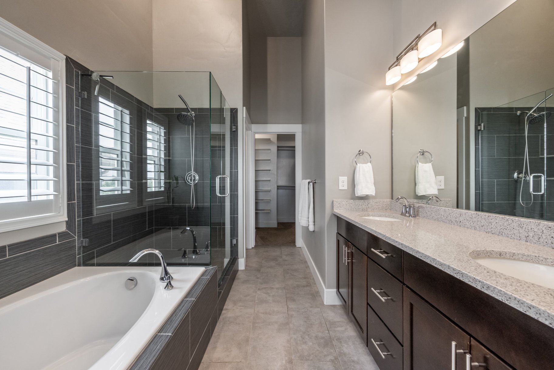  Move-In Ready in Daybreak — Steps from the Lake, Loaded with Custom Upgrades - 物件實景