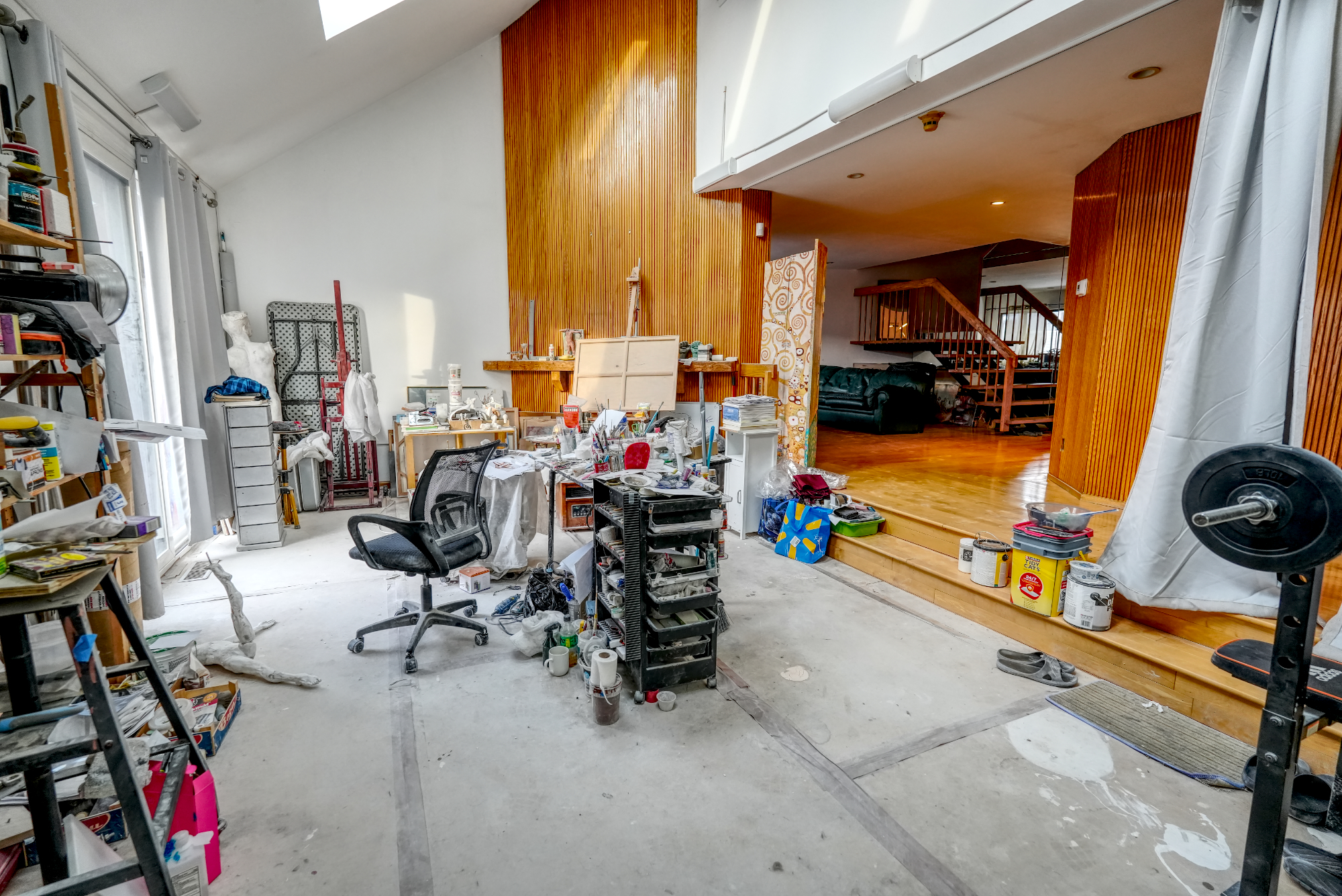 Secaucus, New Jersey, 07094, United States, 4 Bedrooms Bedrooms, ,3 BathroomsBathrooms,Residential,For Sale,1996656