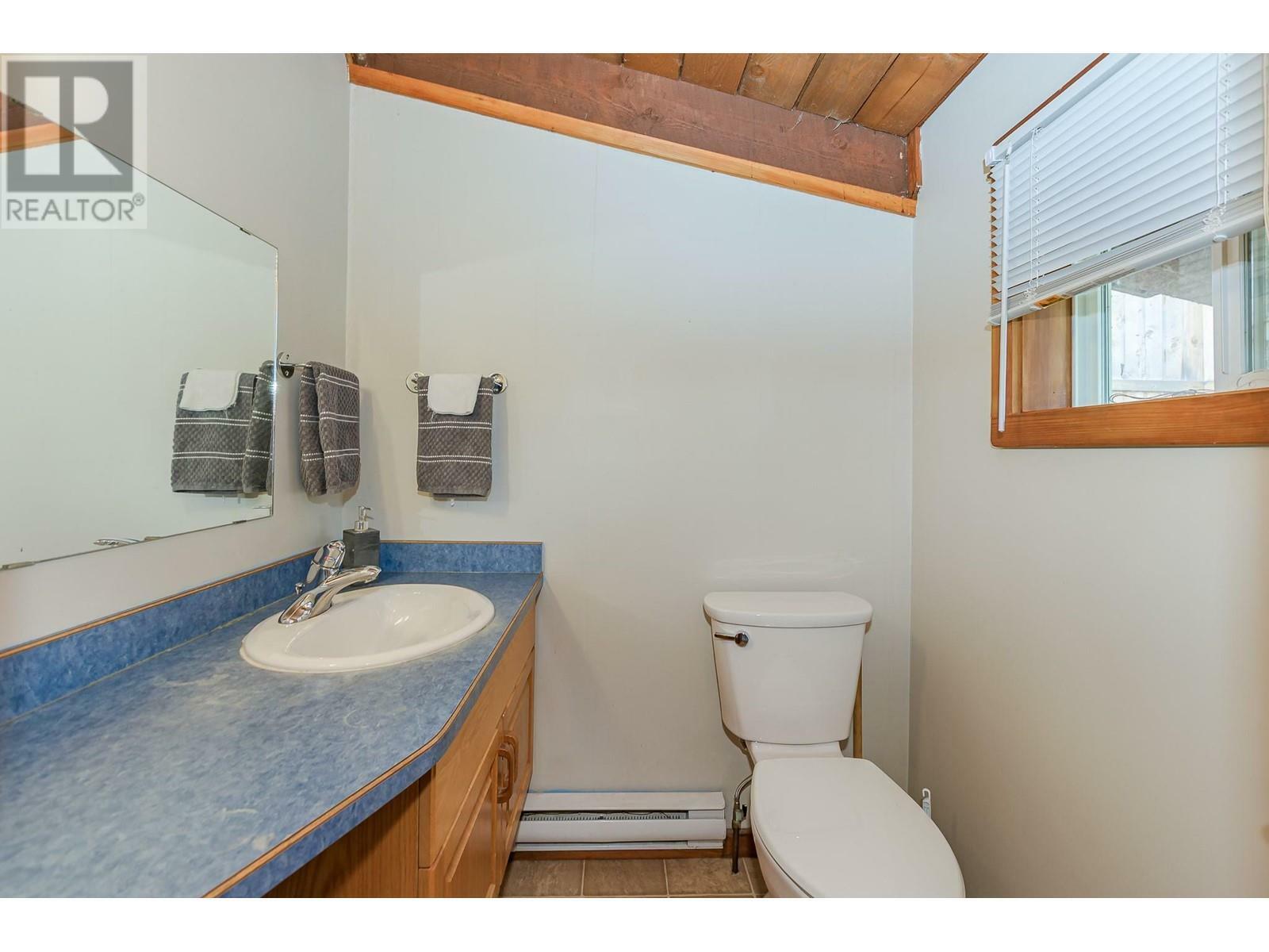 REVELSTOKE, British Columbia, V0E 2S0, CA, 4 Bedrooms Bedrooms, ,2 BathroomsBathrooms,Residential,For Sale,1838033