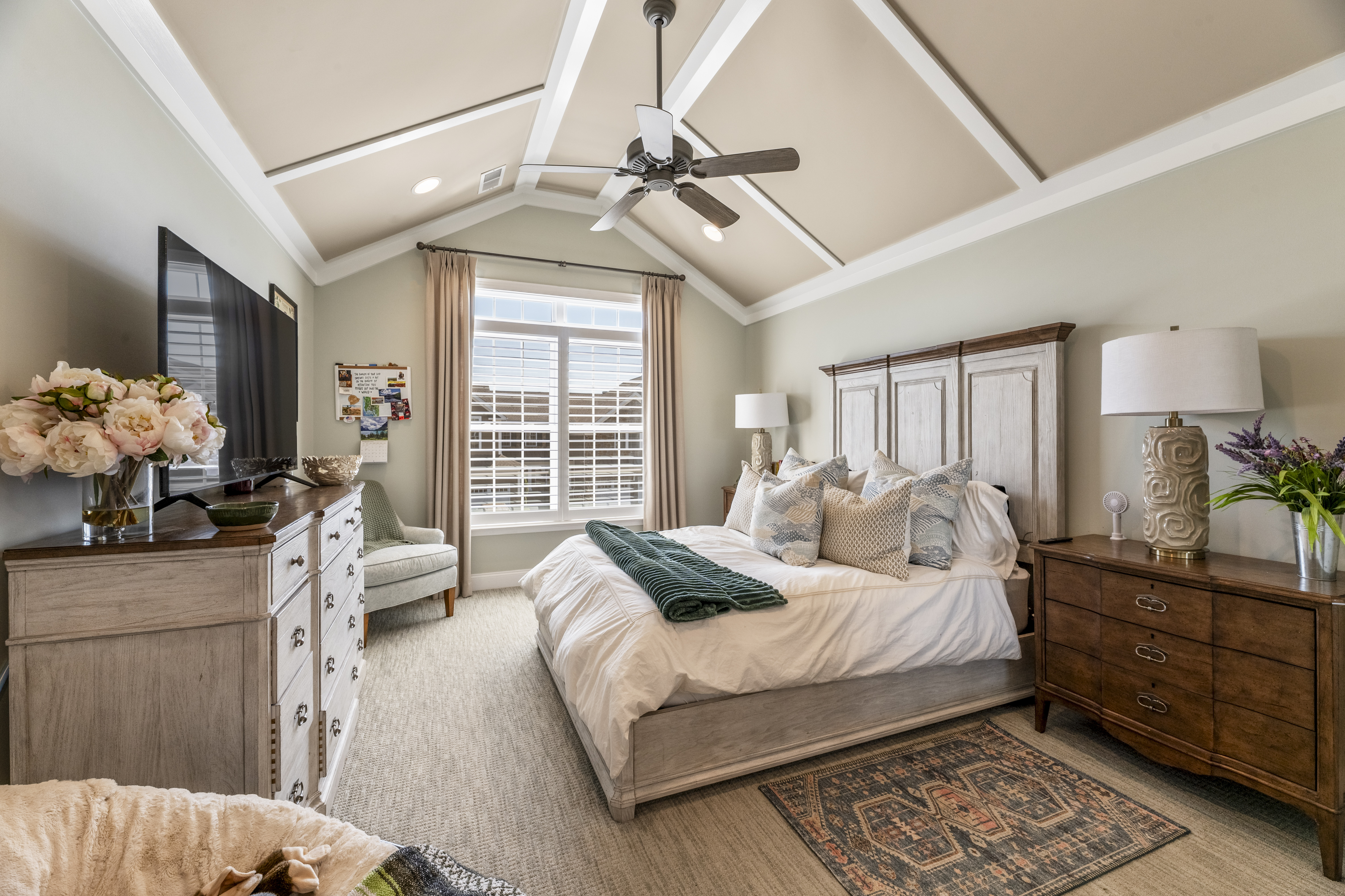 Holmdel, New Jersey, 07733, United States, 3 Bedrooms Bedrooms, ,4 BathroomsBathrooms,Residential,For Sale,1923321