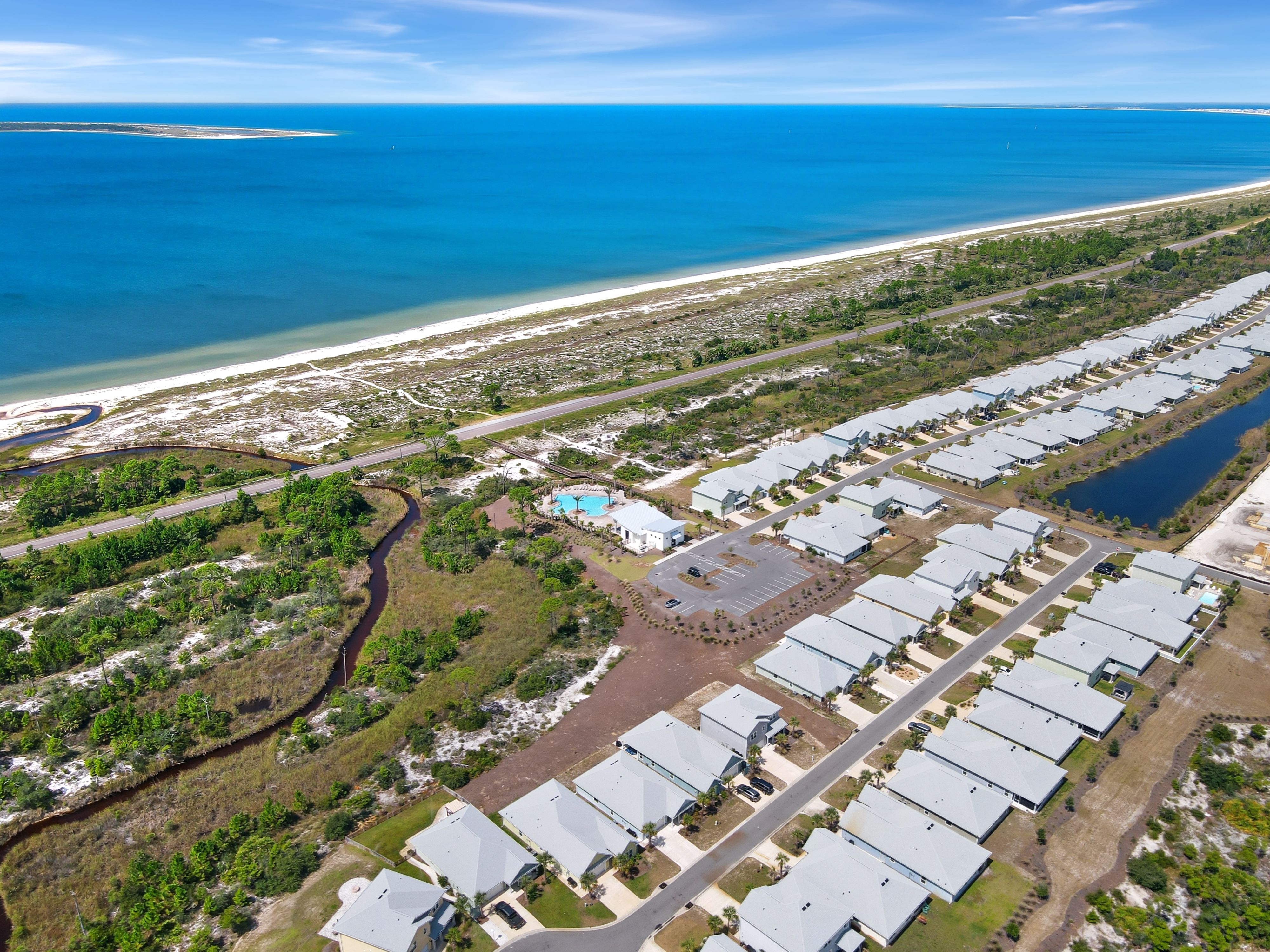  Coastal Retreat With Resort Amenities In WindMark Beach - 物件實景