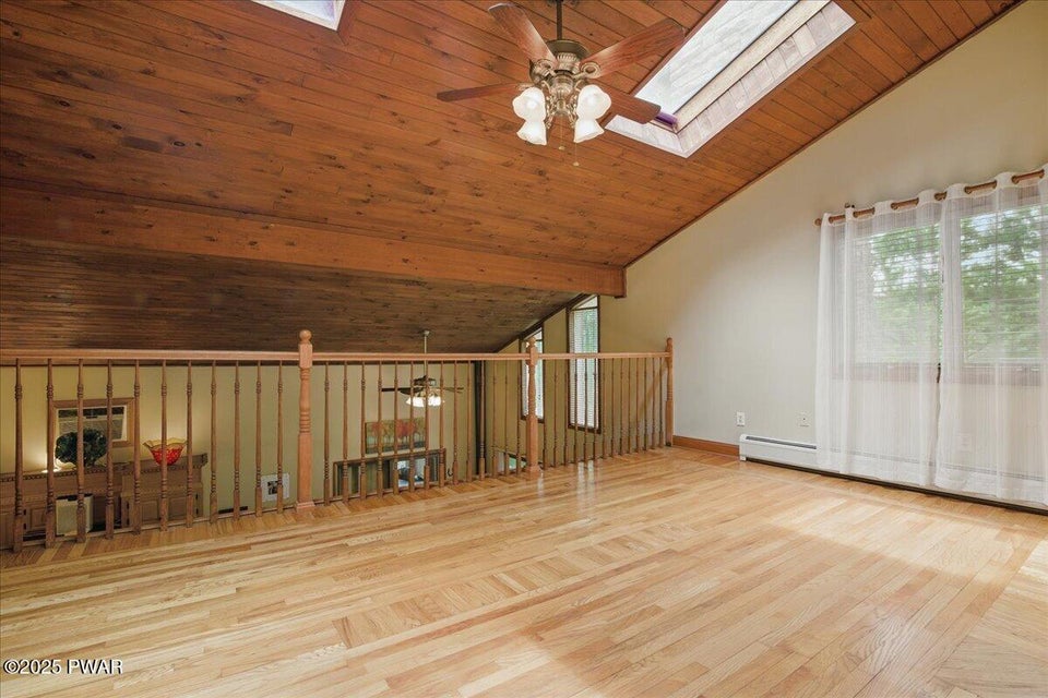 Milford, Pennsylvania, 18337, United States, 3 Bedrooms Bedrooms, ,2 BathroomsBathrooms,Residential,For Sale,1936970