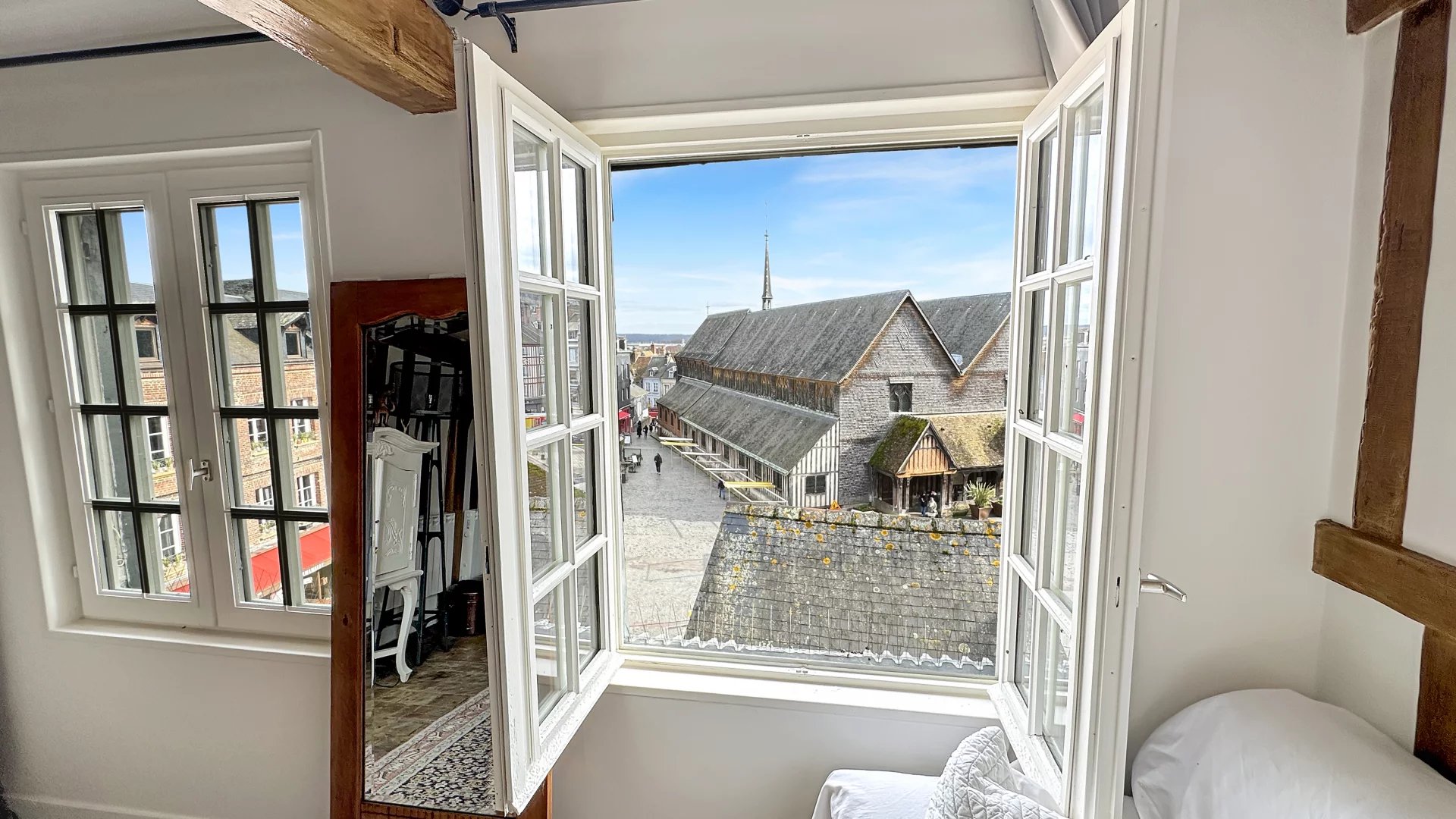 Honfleur, Normandy, 14600, FR, 3 Bedrooms Bedrooms, ,2 BathroomsBathrooms,Residential,For Sale,1805763