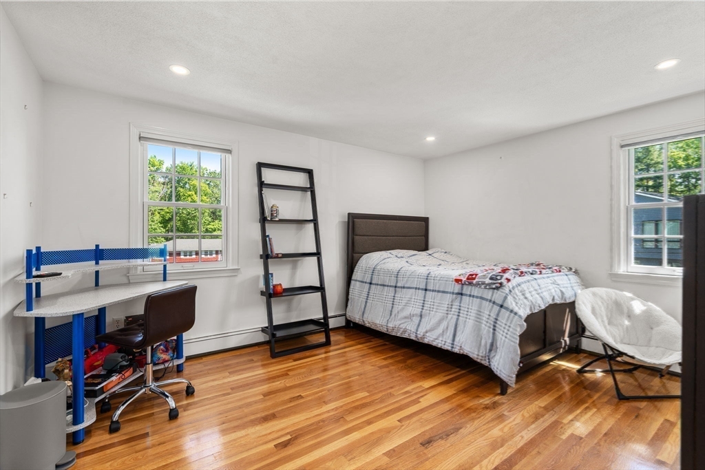 Framingham, Massachusetts, 01701, United States, 4 Bedrooms Bedrooms, ,3 BathroomsBathrooms,Residential,For Sale,1837542