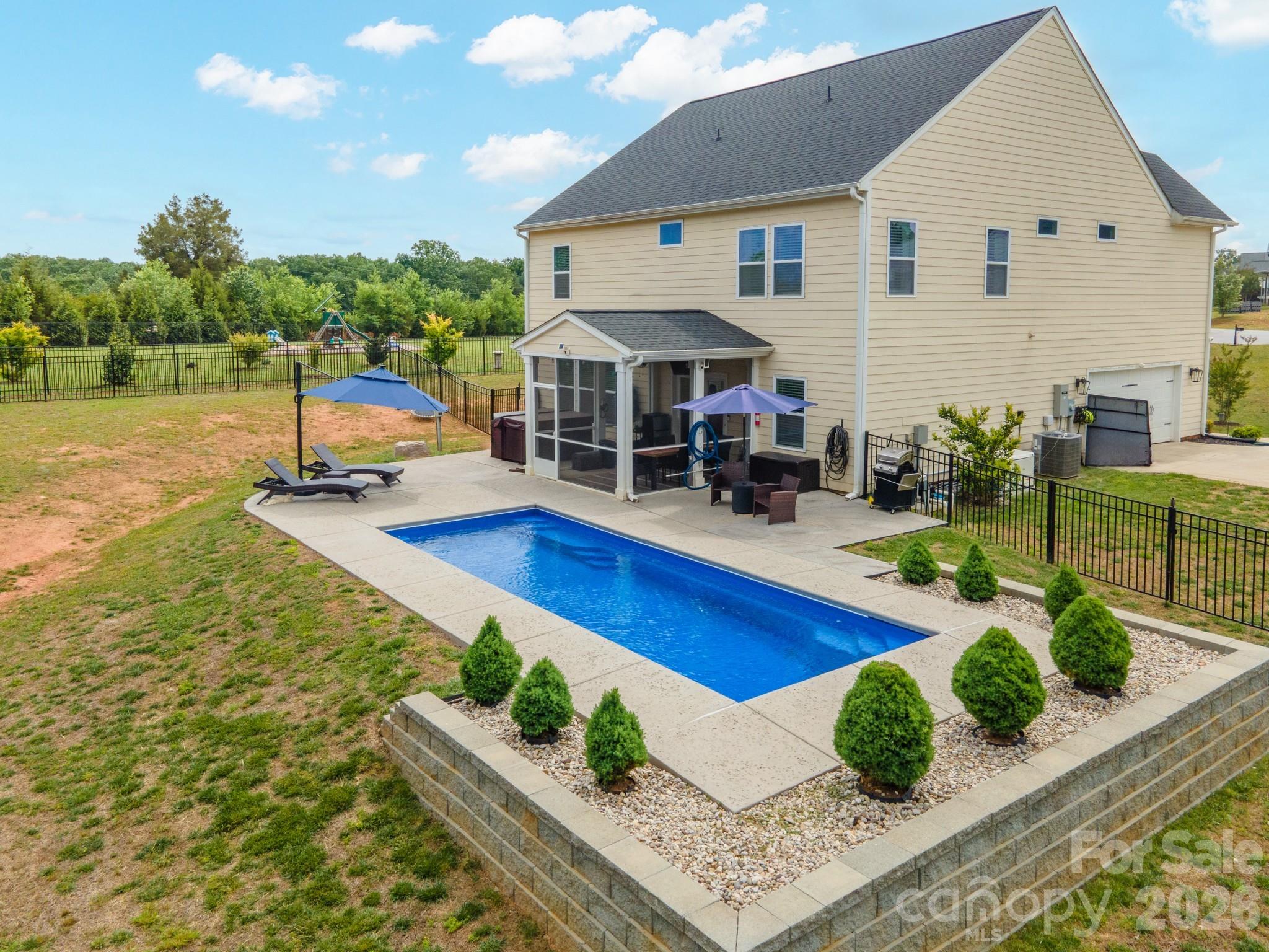 Maiden, North Carolina, 28650, United States, 4 Bedrooms Bedrooms, ,4 BathroomsBathrooms,Residential,For Sale,2048449