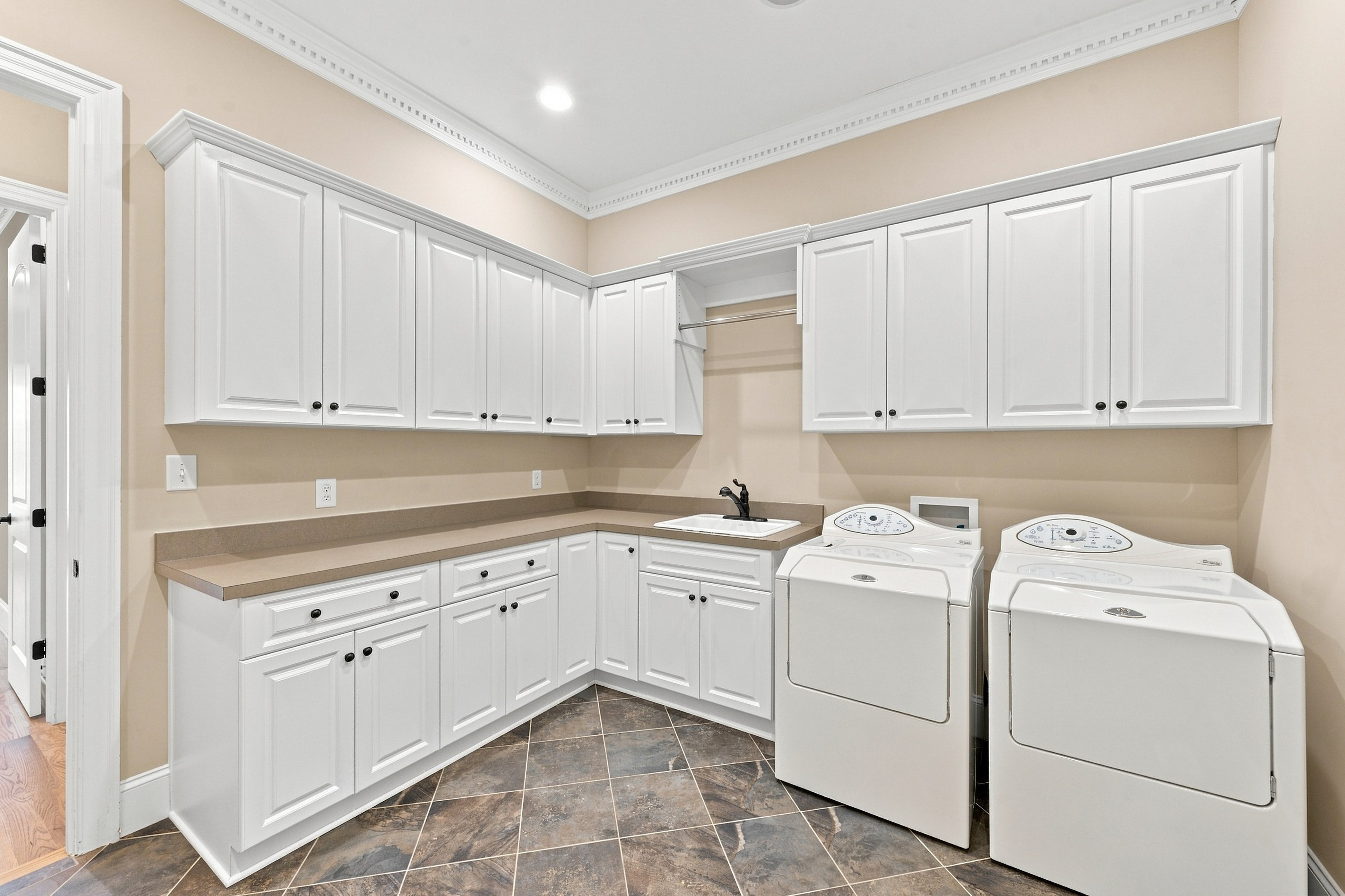  702 Cambridge Hall Loop, Apex, NC 27539 - 物件實景