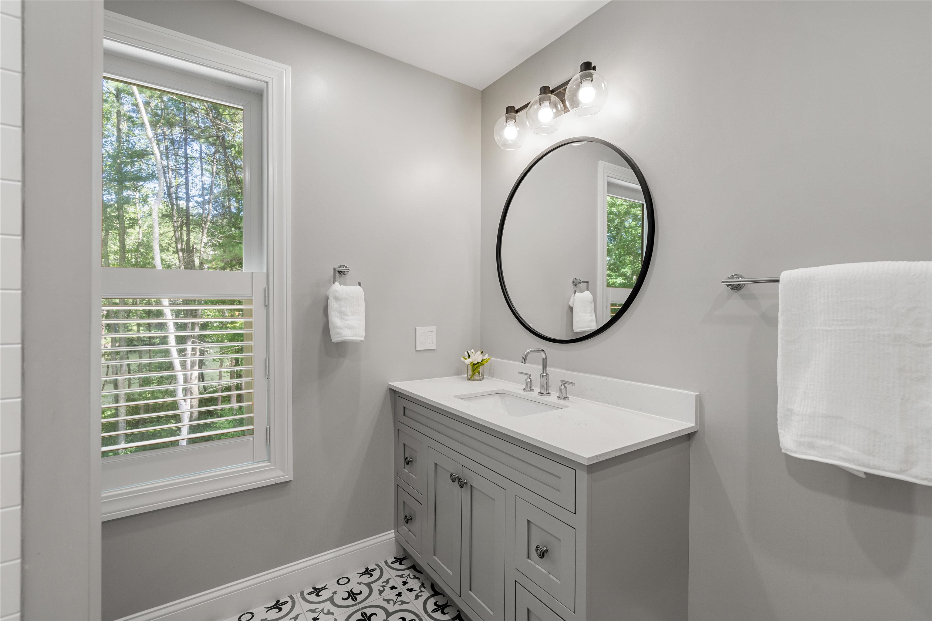Hollis, New Hampshire, 03049, United States, 3 Bedrooms Bedrooms, ,3 BathroomsBathrooms,Residential,For Sale,1907073