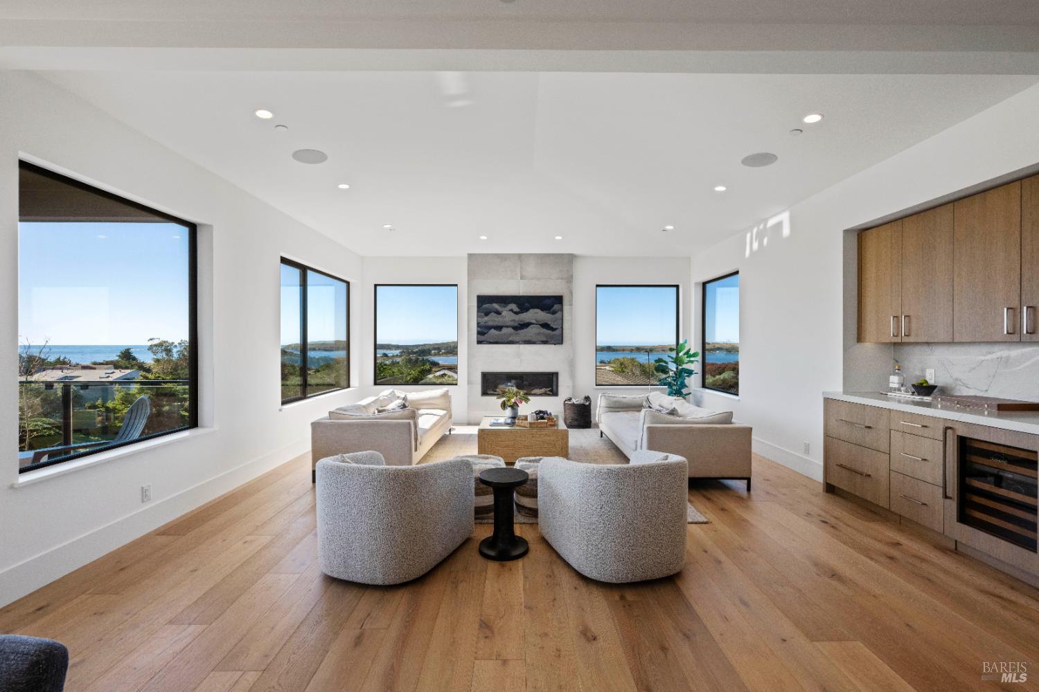 Bodega Bay, California, 94923, United States, 4 Bedrooms Bedrooms, ,5 BathroomsBathrooms,Residential,For Sale,1940250