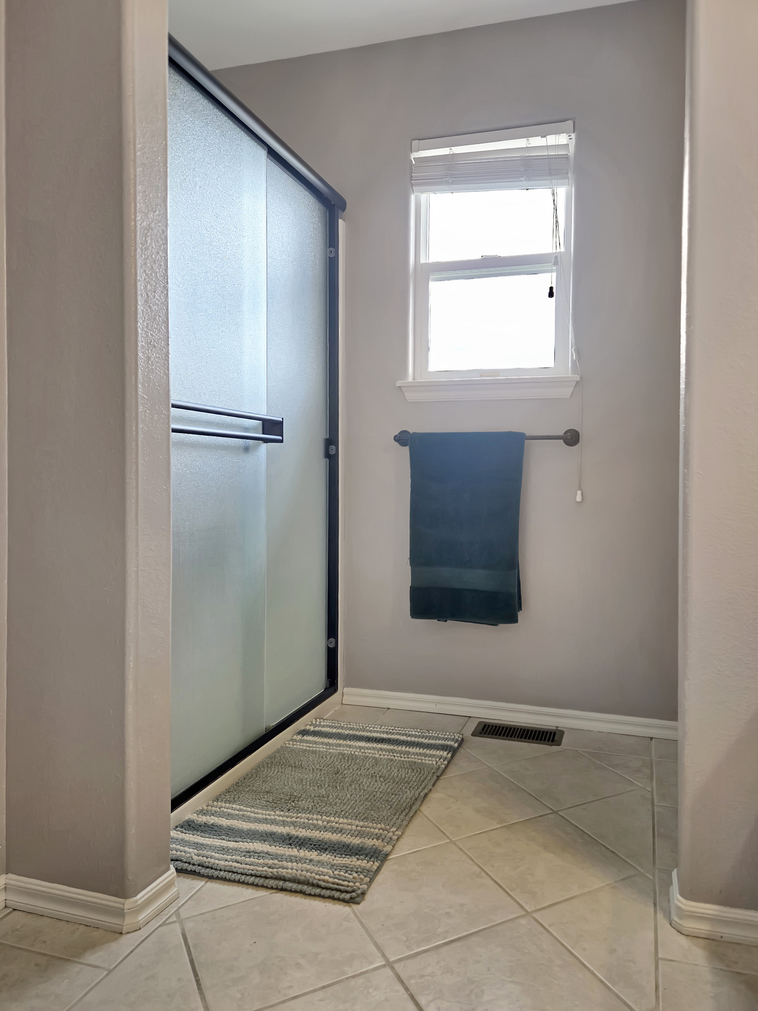 Sheridan, Wyoming, 82801, United States, 5 Bedrooms Bedrooms, ,3 BathroomsBathrooms,Residential,For Sale,1993883