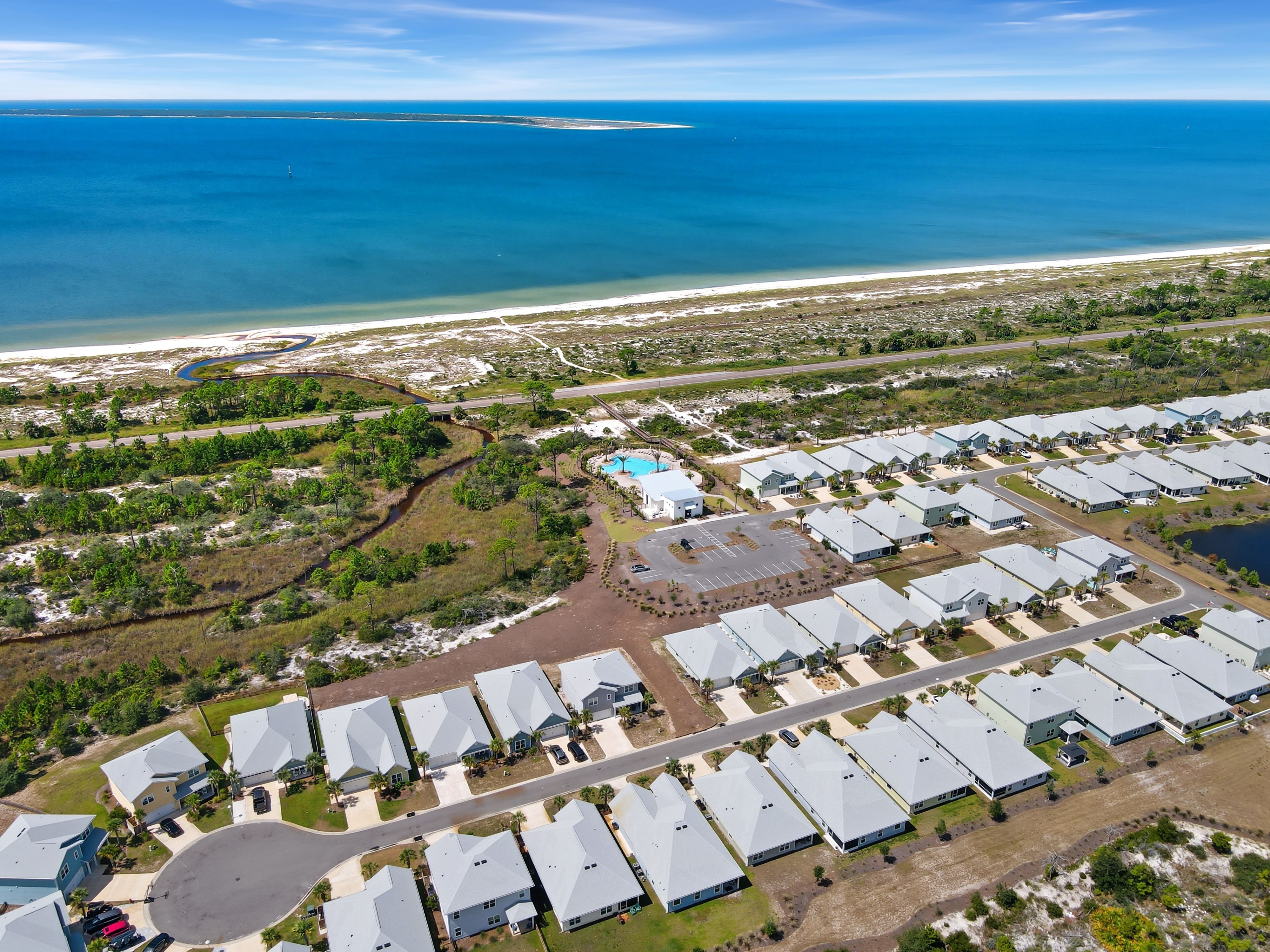  Coastal Retreat With Resort Amenities In WindMark Beach - 物件實景