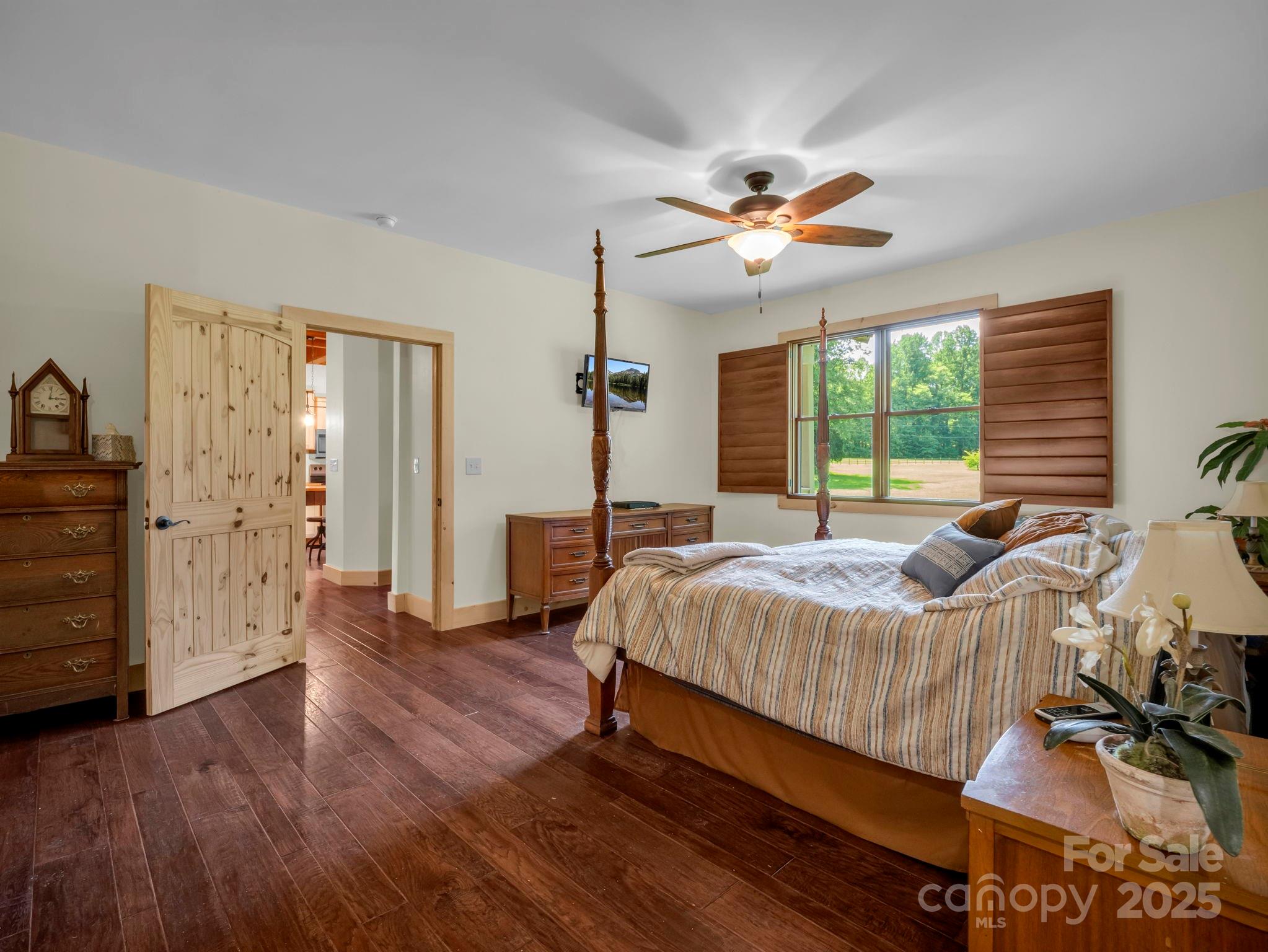Saluda, North Carolina, 28773, United States, 3 Bedrooms Bedrooms, ,2 BathroomsBathrooms,Residential,For Sale,1923070