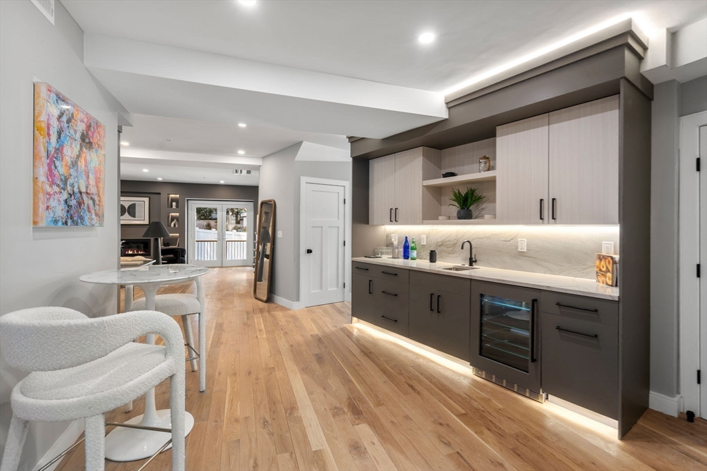 Brookline, Massachusetts, 02445, United States, 3 Bedrooms Bedrooms, ,4 BathroomsBathrooms,Residential,For Sale,1760278