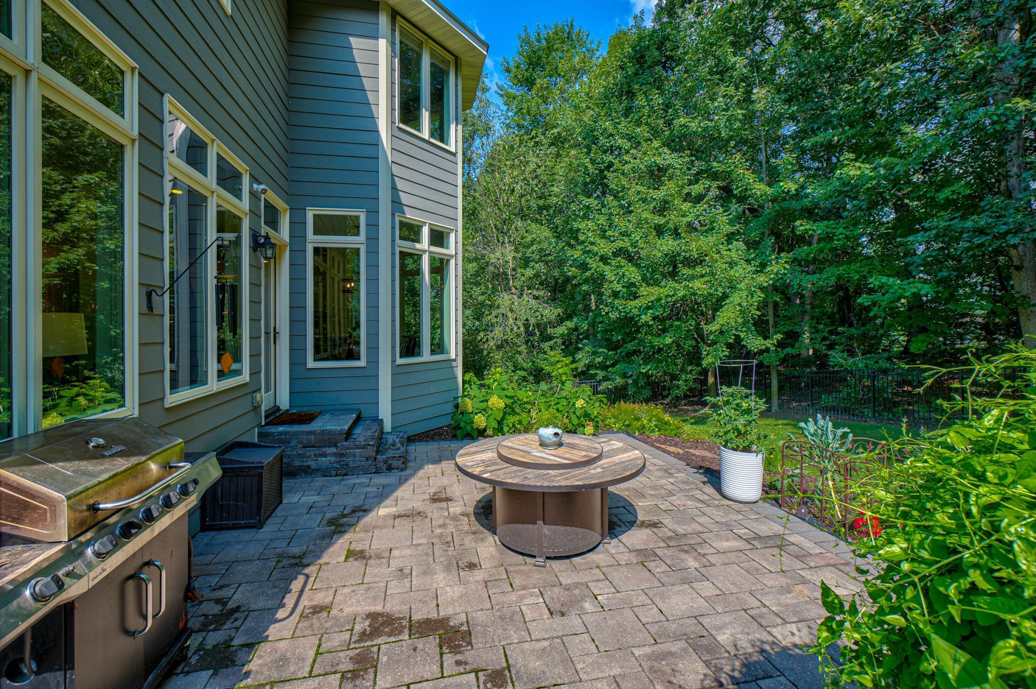 Eau Claire, Wisconsin, 54701, United States, 6 Bedrooms Bedrooms, ,2 BathroomsBathrooms,Residential,For Sale,1992855