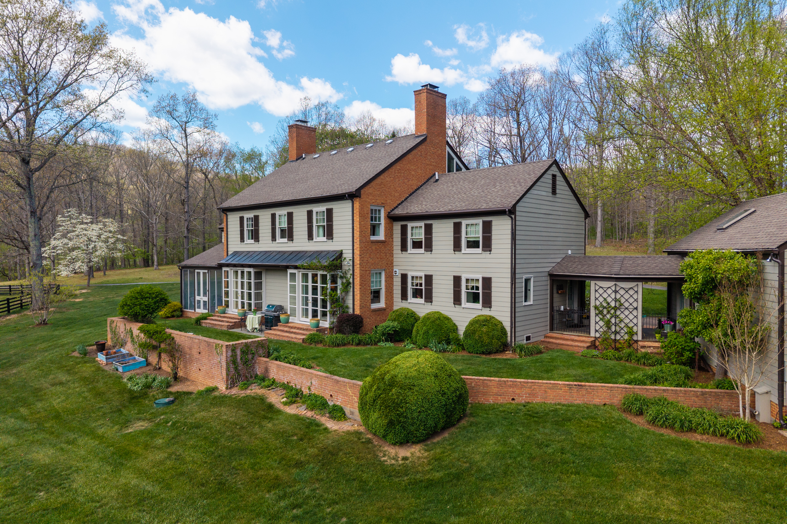  5614 Hot Springs Rd - 物件實景