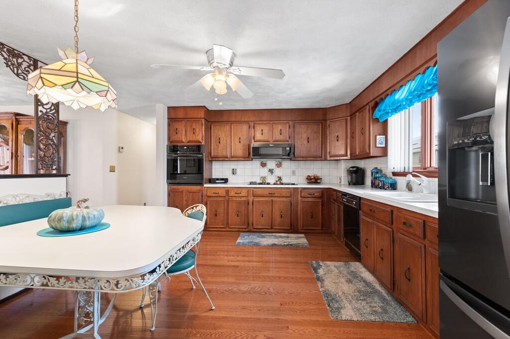 Everett, Massachusetts, 02149, United States, 3 Bedrooms Bedrooms, ,2 BathroomsBathrooms,Residential,For Sale,1937012