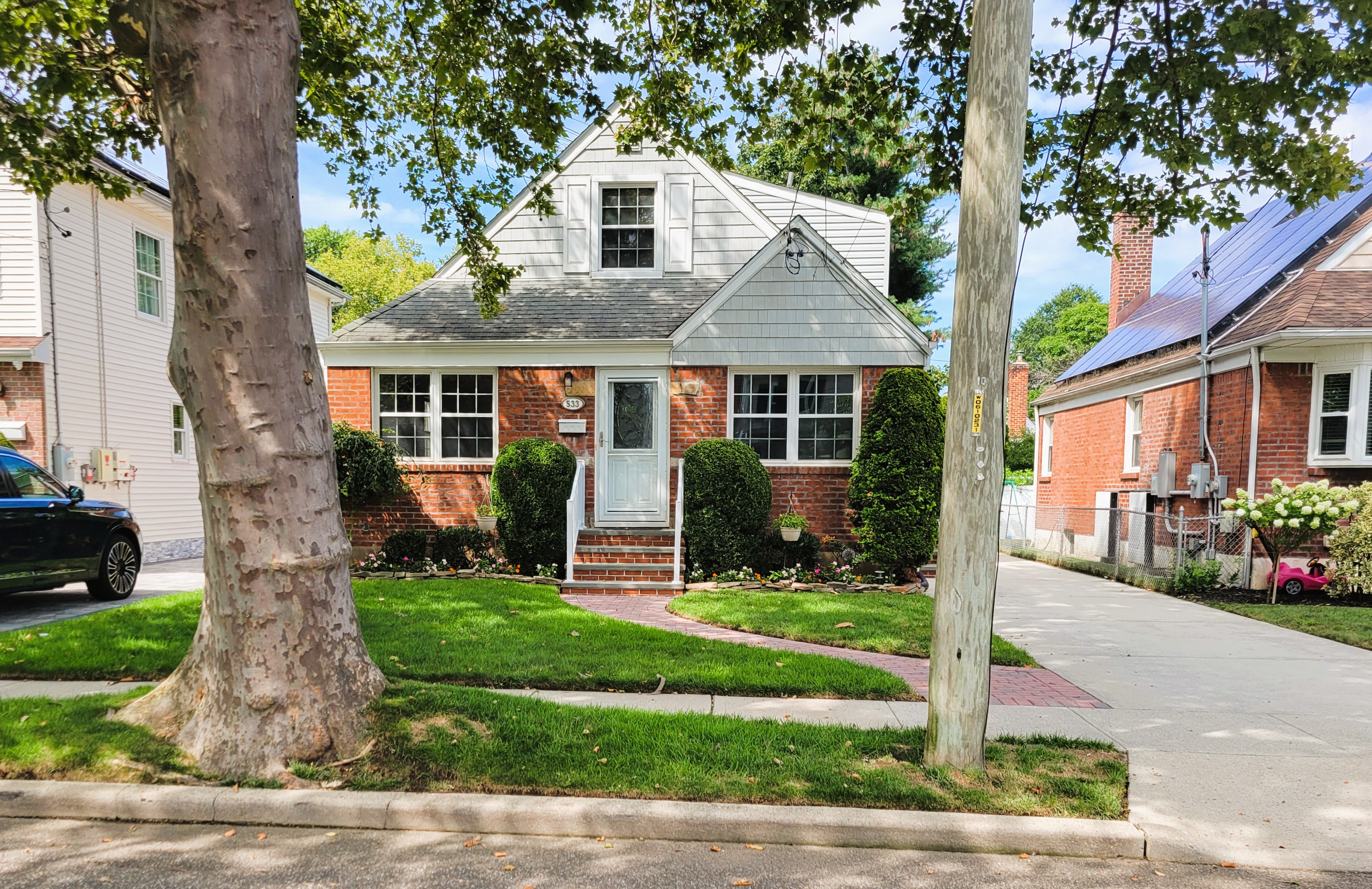 New Hyde Park, New York, 11040, United States, 4 Bedrooms Bedrooms, ,3 BathroomsBathrooms,Residential,For Sale,1928369