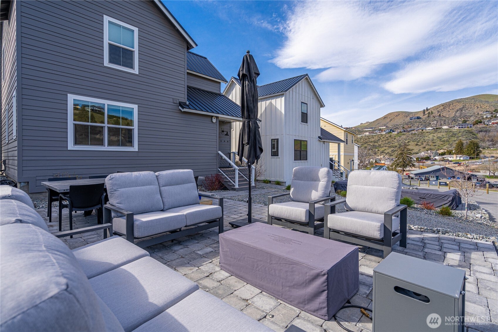 Chelan, Washington, 98816, United States, 4 Bedrooms Bedrooms, ,3 BathroomsBathrooms,Residential,For Sale,1778943