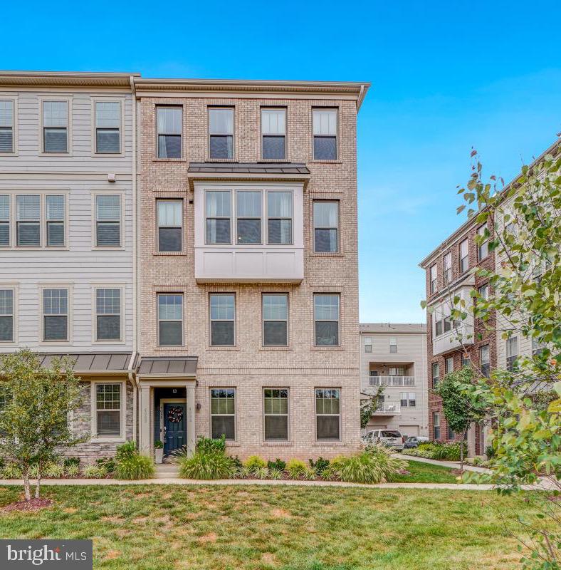 Manassas Park, Virginia, 20111, United States, 3 Bedrooms Bedrooms, ,3 BathroomsBathrooms,Residential,For Sale,1942849