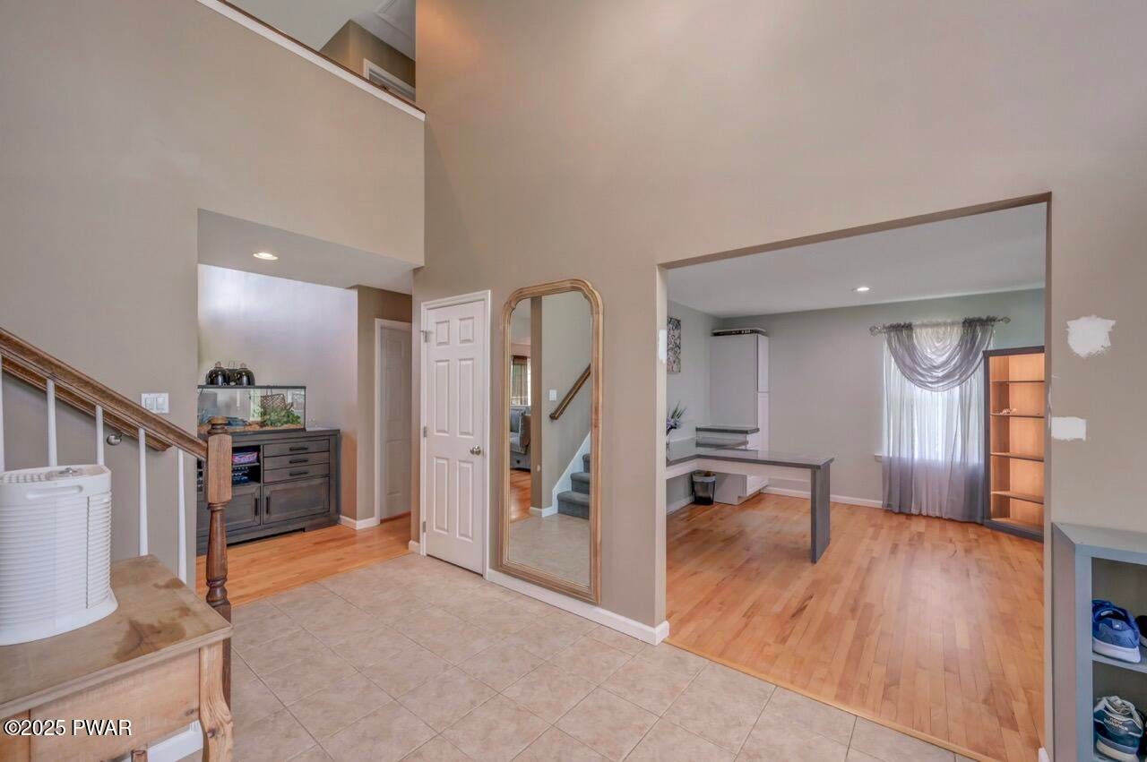 Honesdale, Pennsylvania, 18431, United States, 5 Bedrooms Bedrooms, ,4 BathroomsBathrooms,Residential,For Sale,1973688