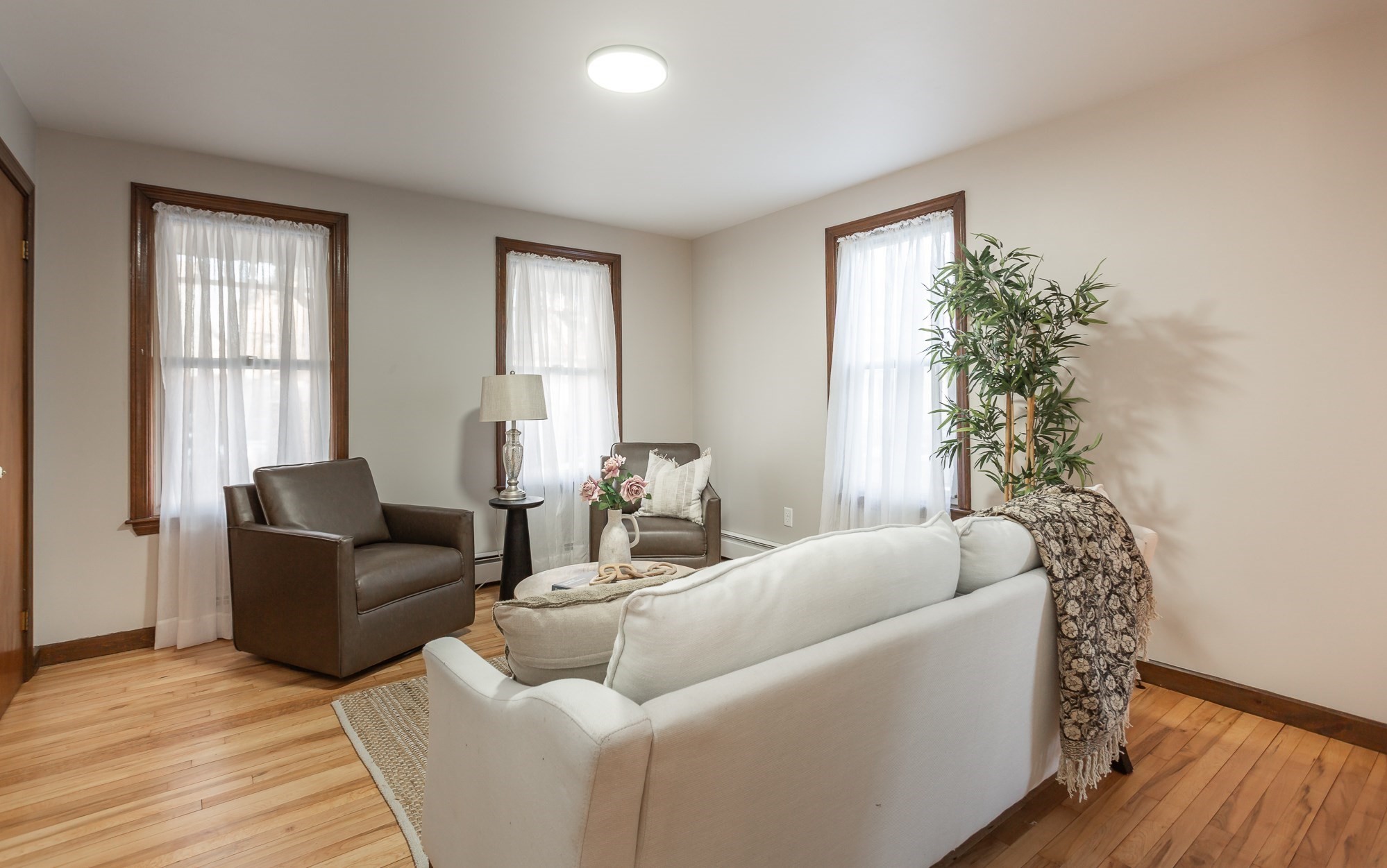 New Bedford, Massachusetts, 02744, United States, 7 Bedrooms Bedrooms, ,2 BathroomsBathrooms,Residential,For Sale,2012325