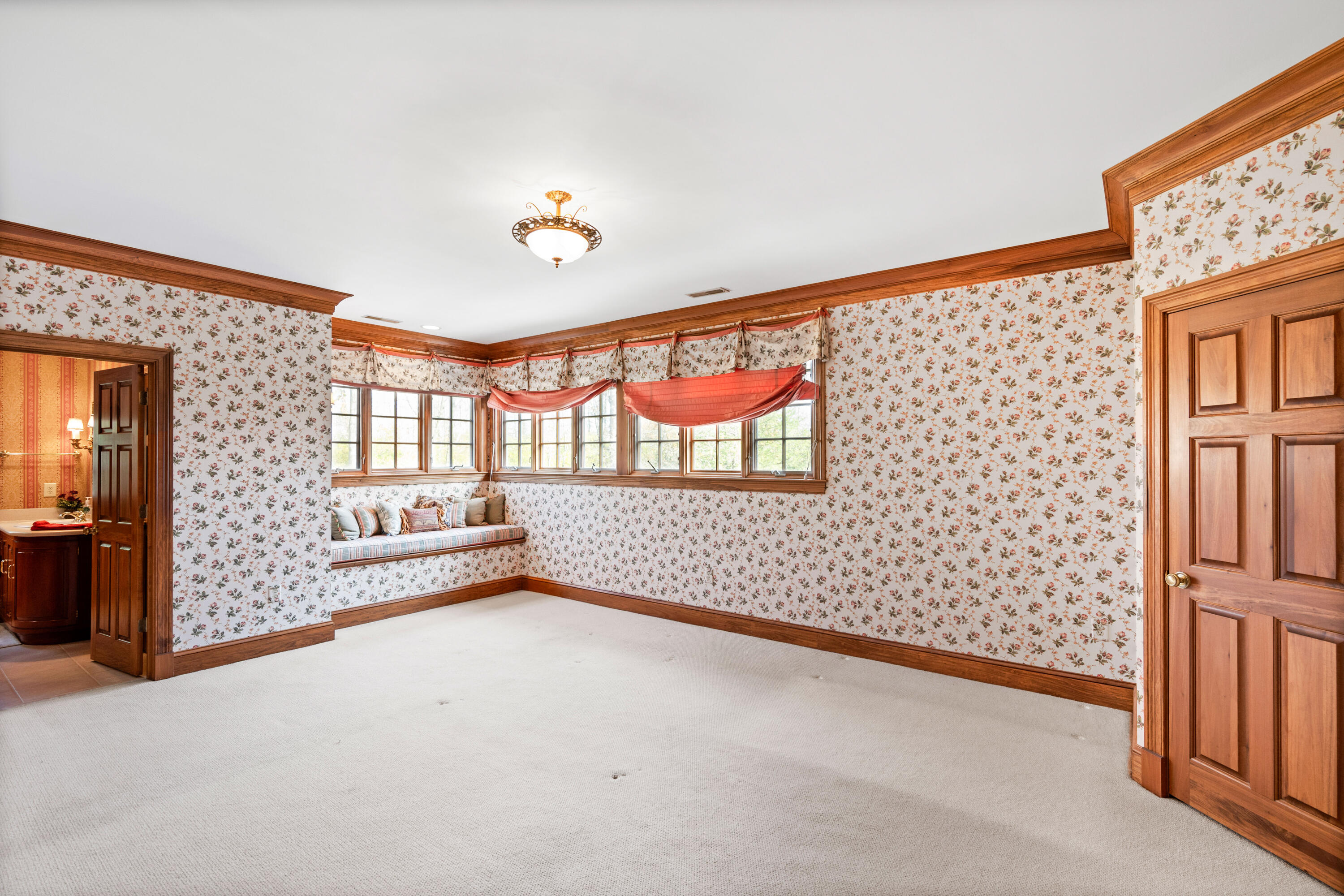 Union, Kentucky, 41091, United States, 6 Bedrooms Bedrooms, ,7 BathroomsBathrooms,Residential,For Sale,1997730