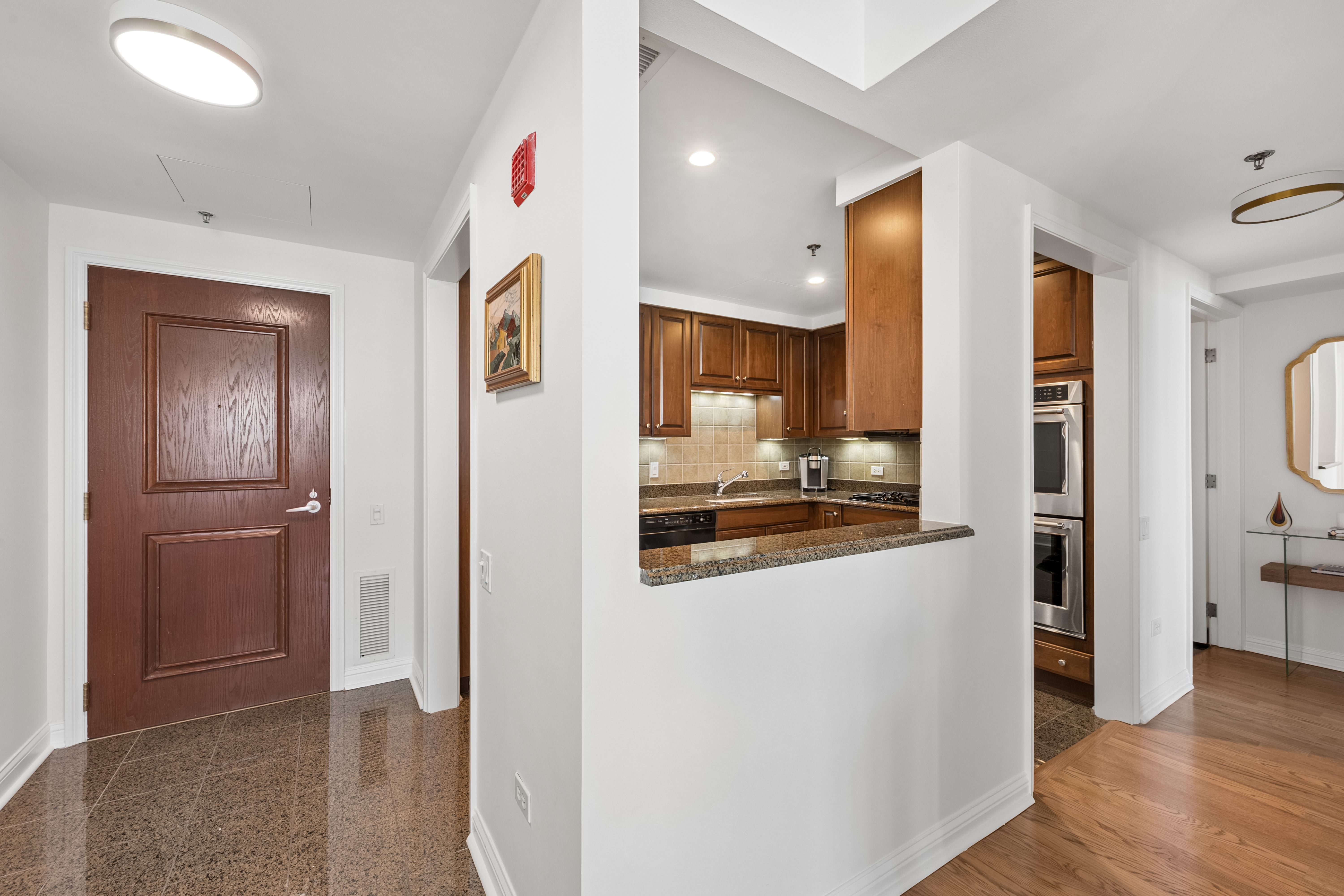  Northeast Split Two Bedroom with Outstanding City and Lake Views at The Fordham - 物件實景