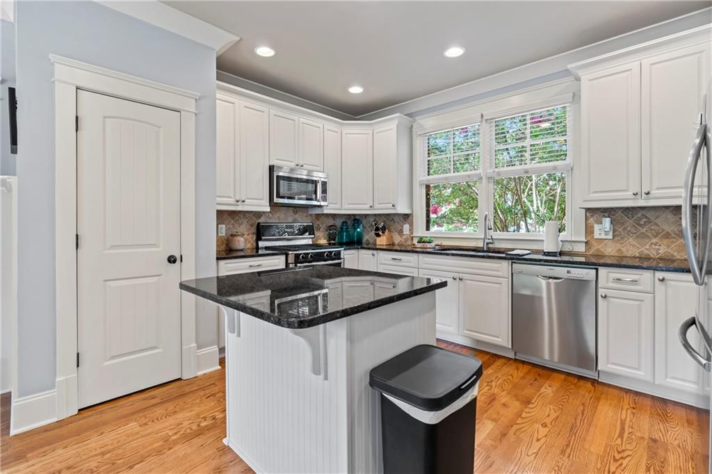 Marietta, Georgia, 30060, United States, 5 Bedrooms Bedrooms, ,4 BathroomsBathrooms,Residential,For Sale,1973923