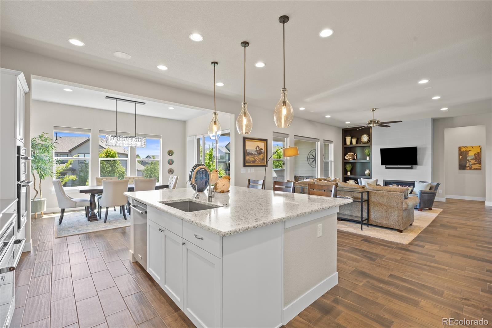 Aurora, Colorado, 80016, United States, 4 Bedrooms Bedrooms, ,2 BathroomsBathrooms,Residential,For Sale,1837023
