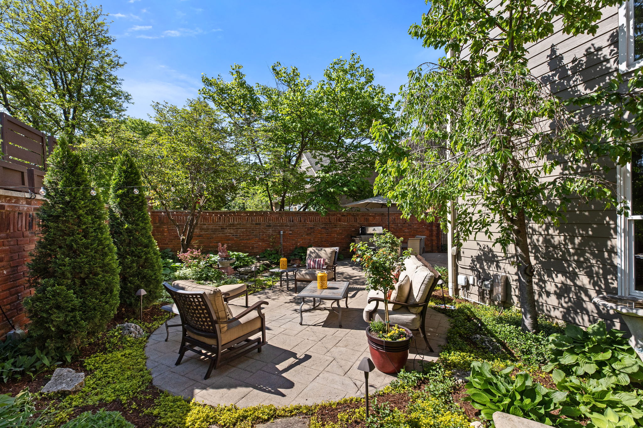  Stunning Cedar Springs Townhome with Modern Updates and Spacious Living - 物件實景