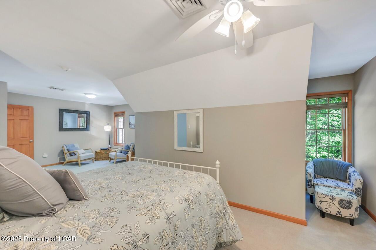 Mountain Top, Pennsylvania, 18707, United States, 4 Bedrooms Bedrooms, ,5 BathroomsBathrooms,Residential,For Sale,1944925