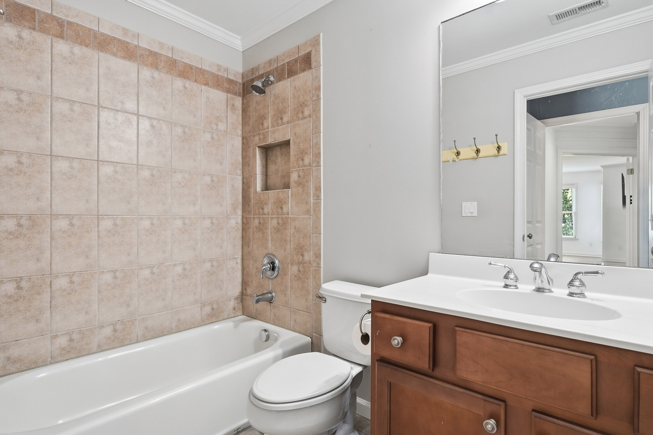  Beautifully Appointed Home in Sought-After Woodmont - 物件實景
