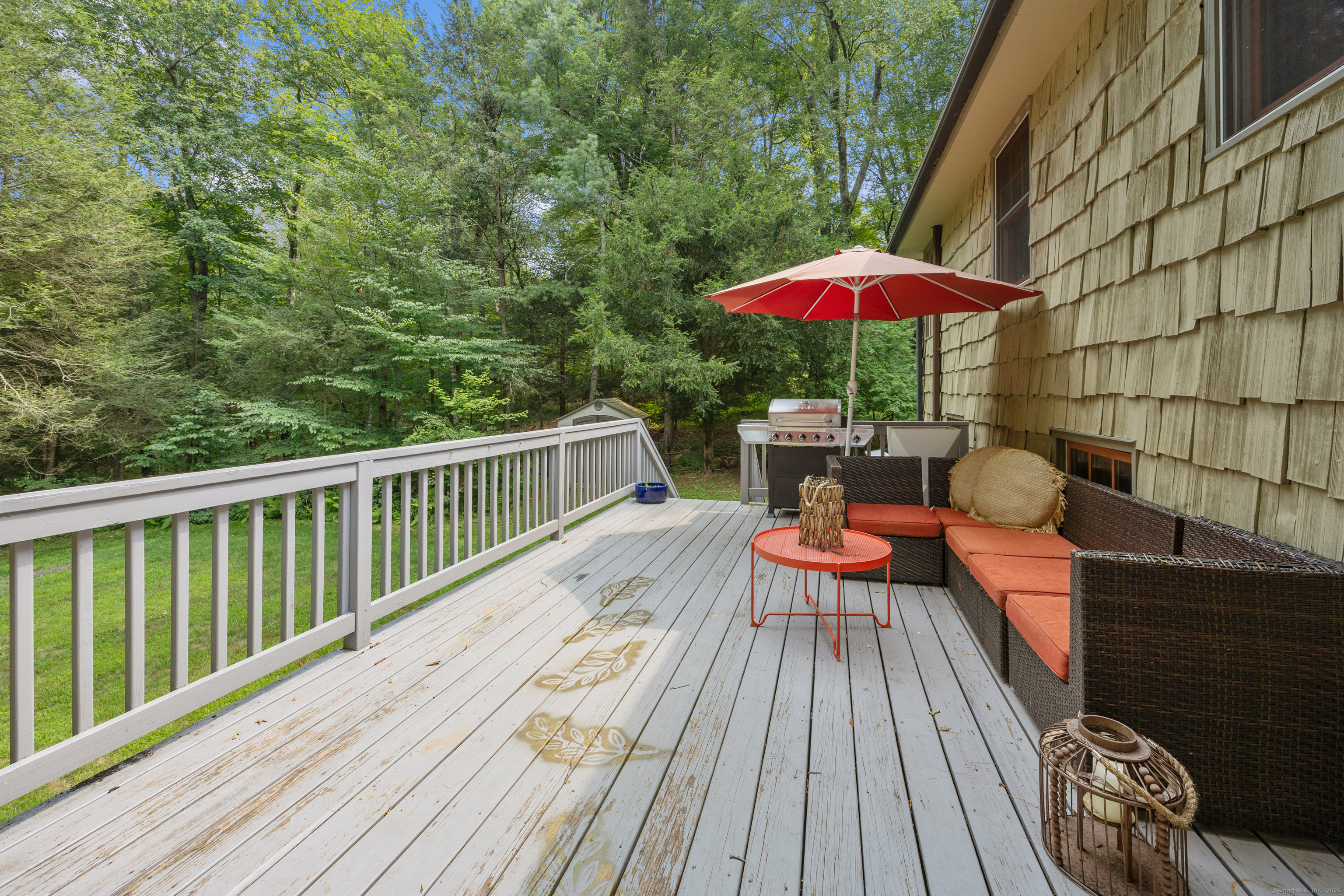 Woodbridge, Connecticut, 06525, United States, 3 Bedrooms Bedrooms, ,4 BathroomsBathrooms,Residential,For Sale,1912137