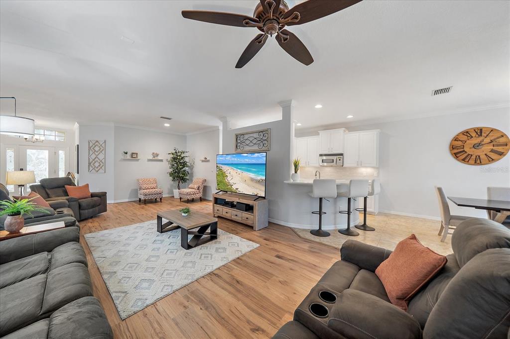 Bradenton, Florida, 34212, United States, 3 Bedrooms Bedrooms, ,2 BathroomsBathrooms,Residential,For Sale,1927218
