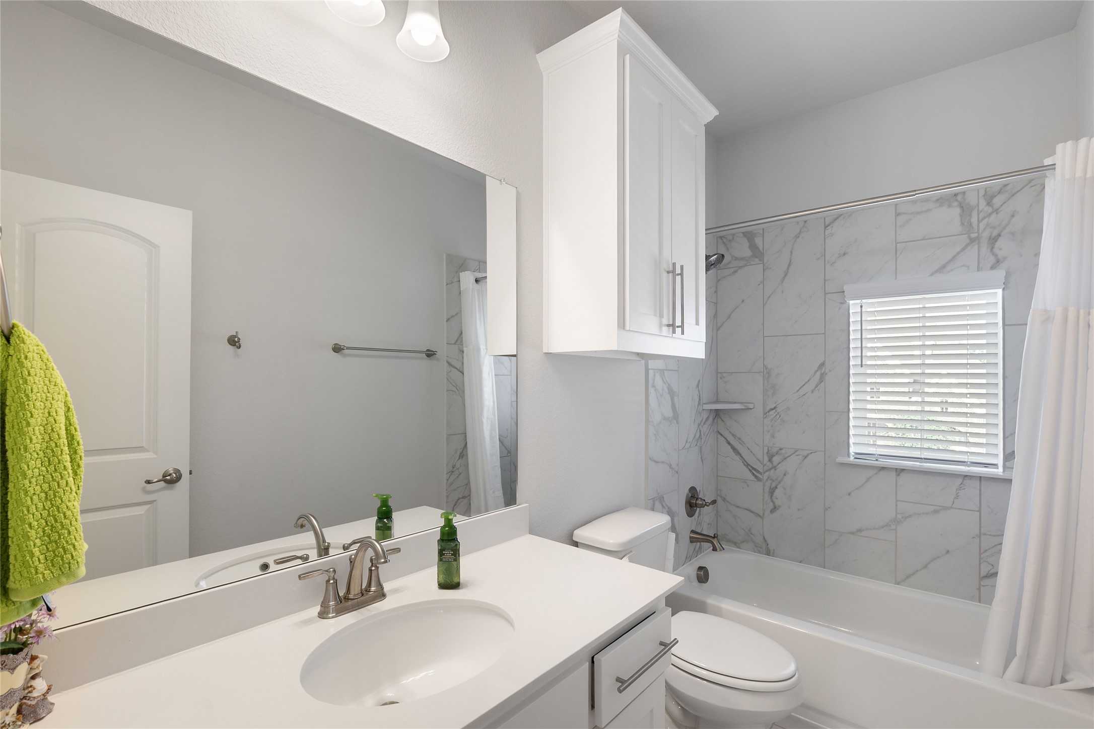 Fort Worth, Texas, 76262, United States, 5 Bedrooms Bedrooms, ,4 BathroomsBathrooms,Residential,For Sale,1917632