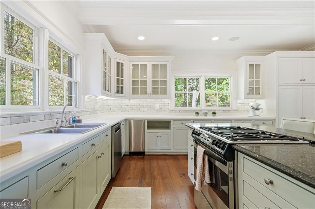 Kennesaw, Georgia, 30152, United States, 5 Bedrooms Bedrooms, ,3 BathroomsBathrooms,Residential,For Sale,1988783