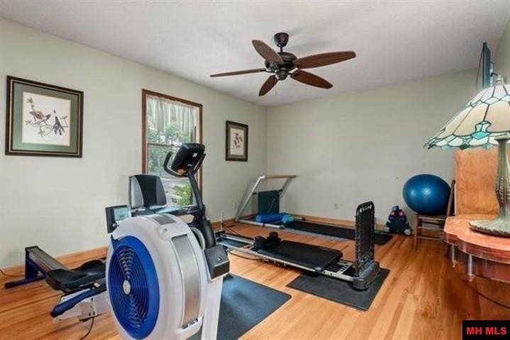 Mountain Home, Arkansas, 72653, United States, 5 Bedrooms Bedrooms, ,4 BathroomsBathrooms,Residential,For Sale,1899496