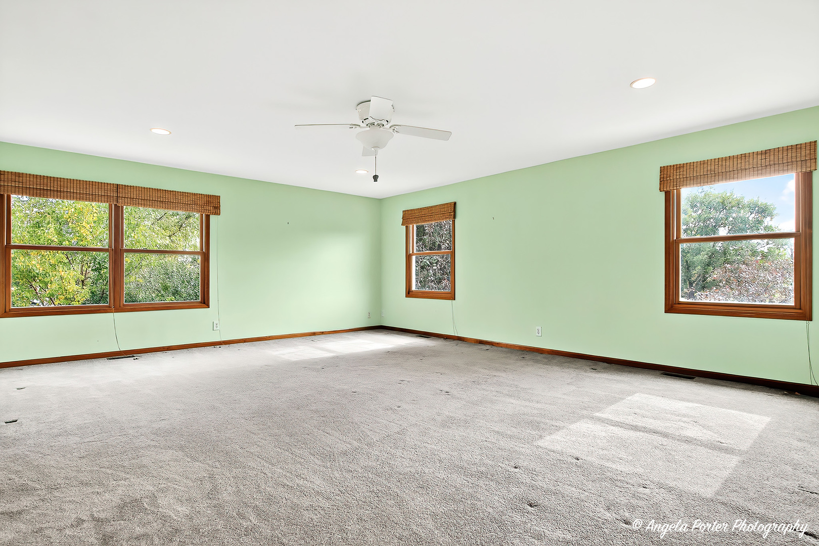 Crystal Lake, Illinois, 60012, United States, 4 Bedrooms Bedrooms, ,3 BathroomsBathrooms,Residential,For Sale,1982844