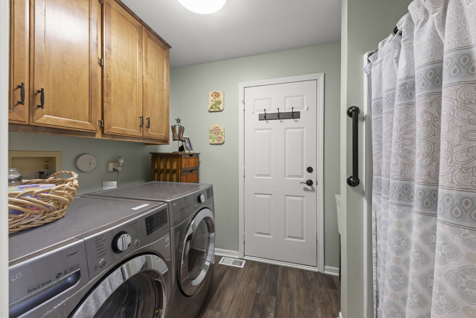 Oswego, Illinois, 60543, United States, 4 Bedrooms Bedrooms, ,3 BathroomsBathrooms,Residential,For Sale,1949228