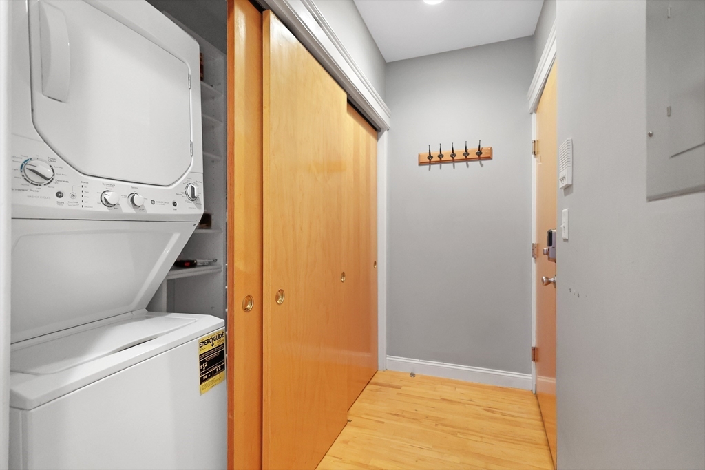 Somerville, Massachusetts, 02143, United States, 1 Bedroom Bedrooms, ,2 BathroomsBathrooms,Residential,For Sale,1899714