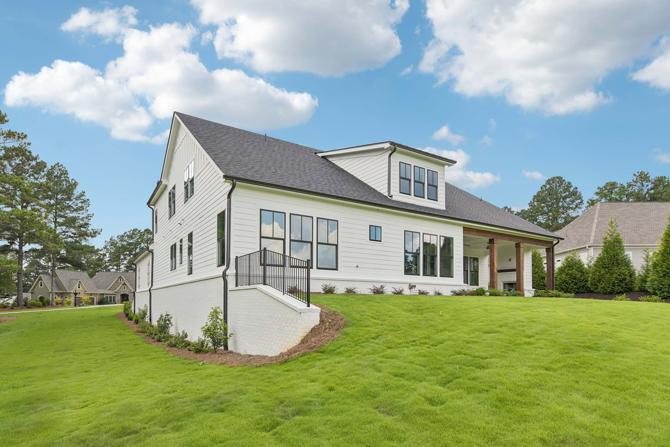  Stunning New Home by Green Park Homes in Sought-after Cuscowilla Community - 物件實景