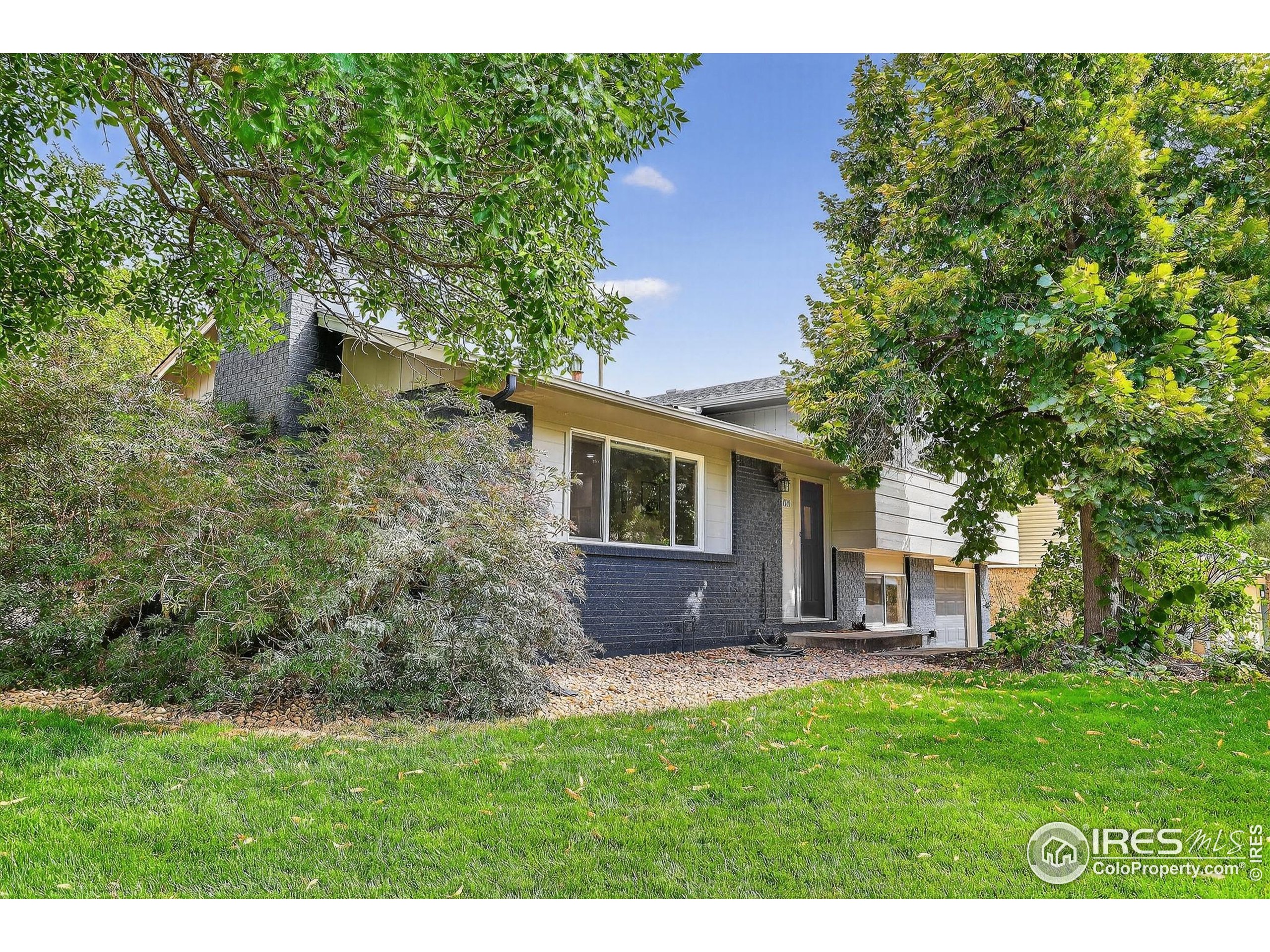 Longmont, Colorado, 80501, United States, 3 Bedrooms Bedrooms, ,2 BathroomsBathrooms,Residential,For Sale,1988284