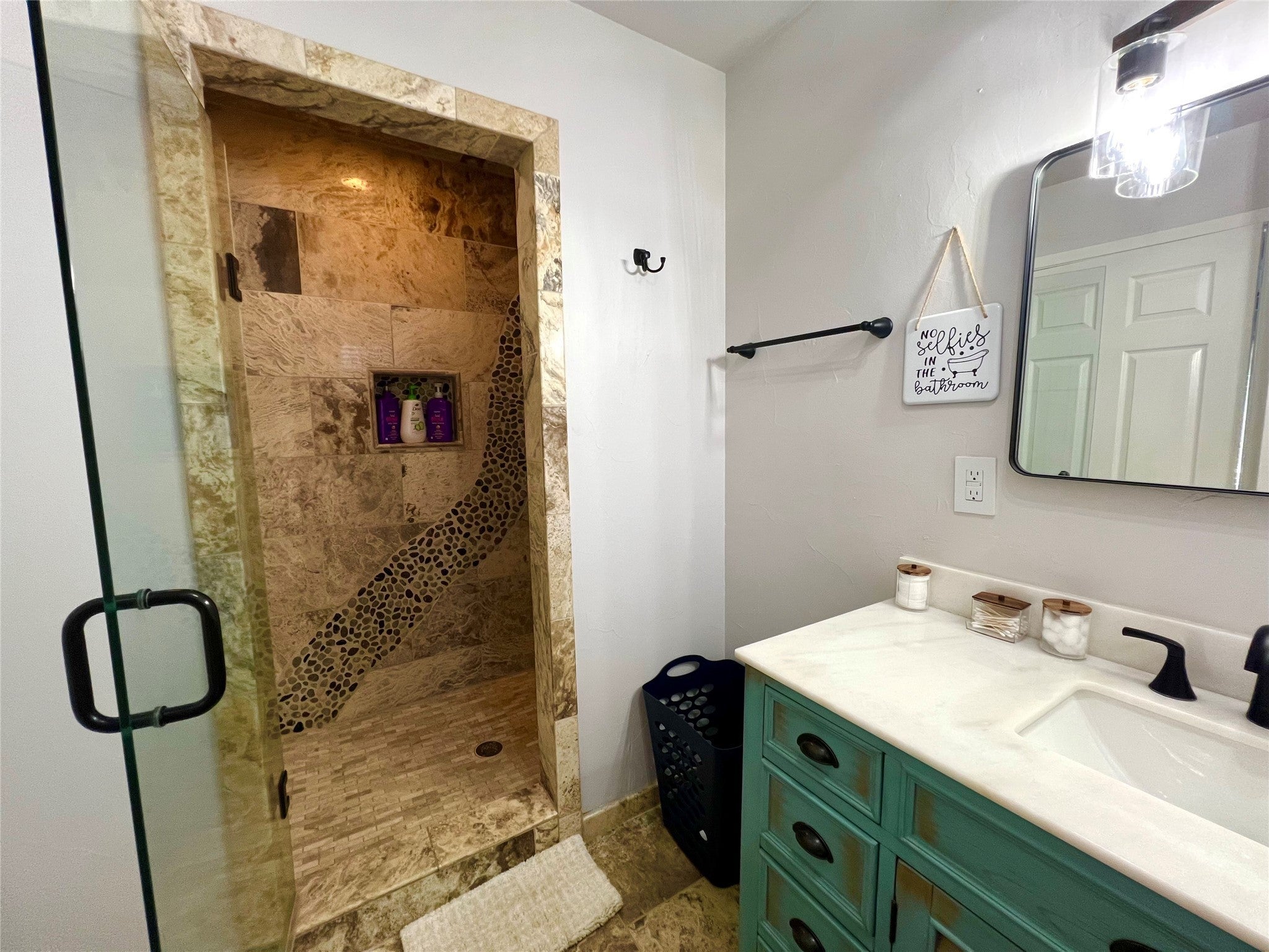 Possum Kingdom Lake, Texas, 76449, United States, 3 Bedrooms Bedrooms, ,2 BathroomsBathrooms,Residential,For Sale,1976028