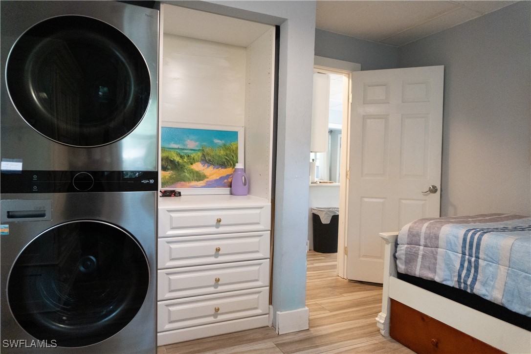 Fort Myers, Florida, 33916, United States, 4 Bedrooms Bedrooms, ,5 BathroomsBathrooms,Residential,For Sale,1975141