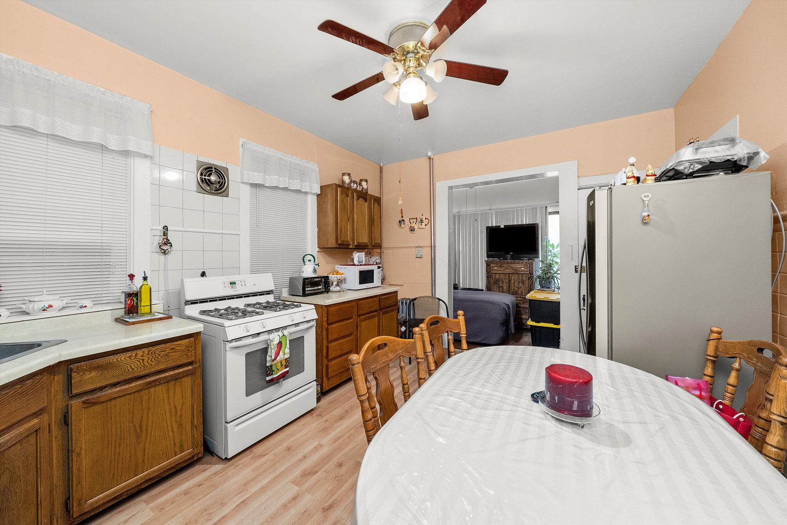 Chicago, Illinois, 60614, United States, 5 Bedrooms Bedrooms, ,Residential,For Sale,1991933