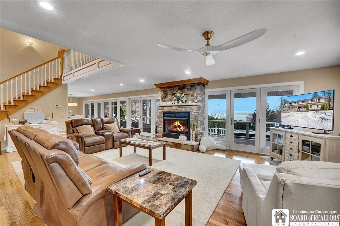 Bemus Point, New York, 14712, United States, 4 Bedrooms Bedrooms, ,5 BathroomsBathrooms,Residential,For Sale,2035252